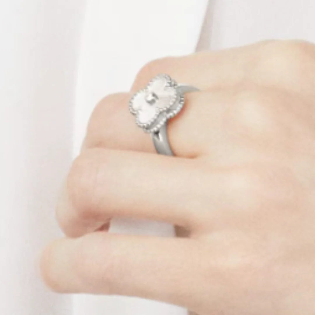anello di diamanti per unghie 