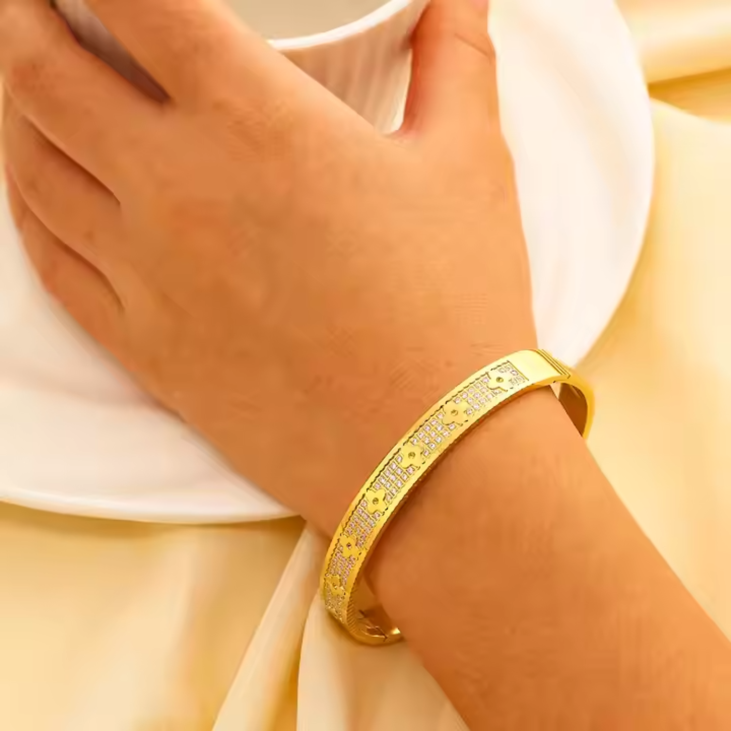 Clover bracelet