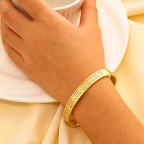 Clover bracelet