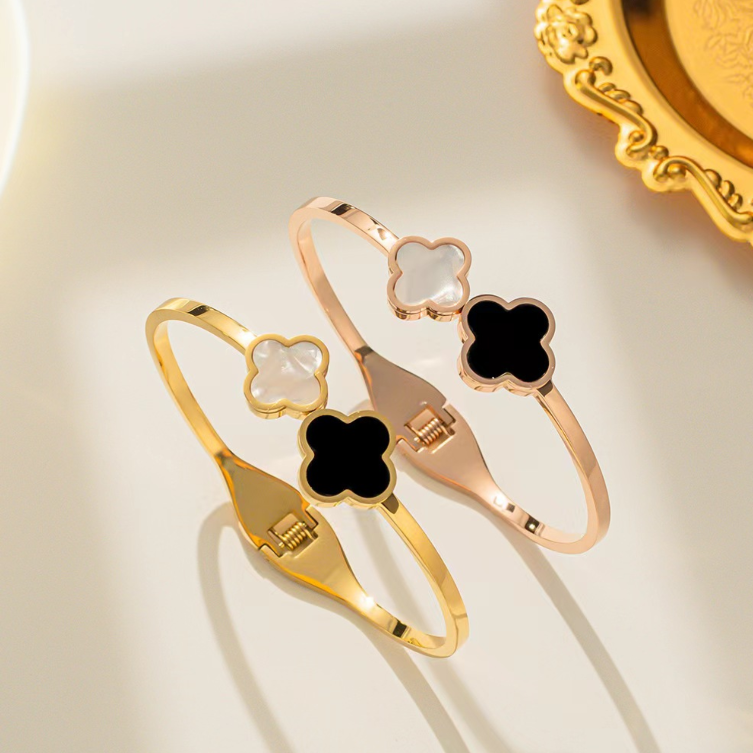 Clover bracelet