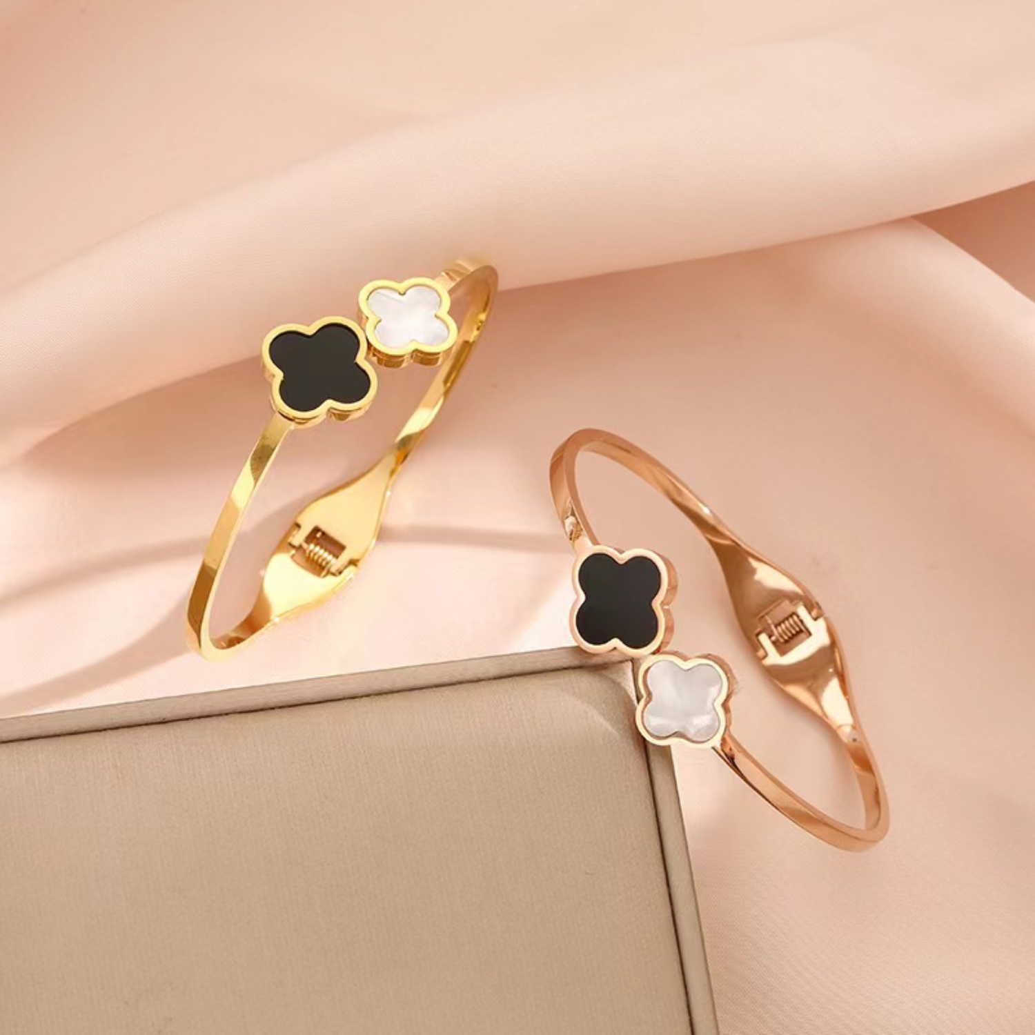 Clover bracelet