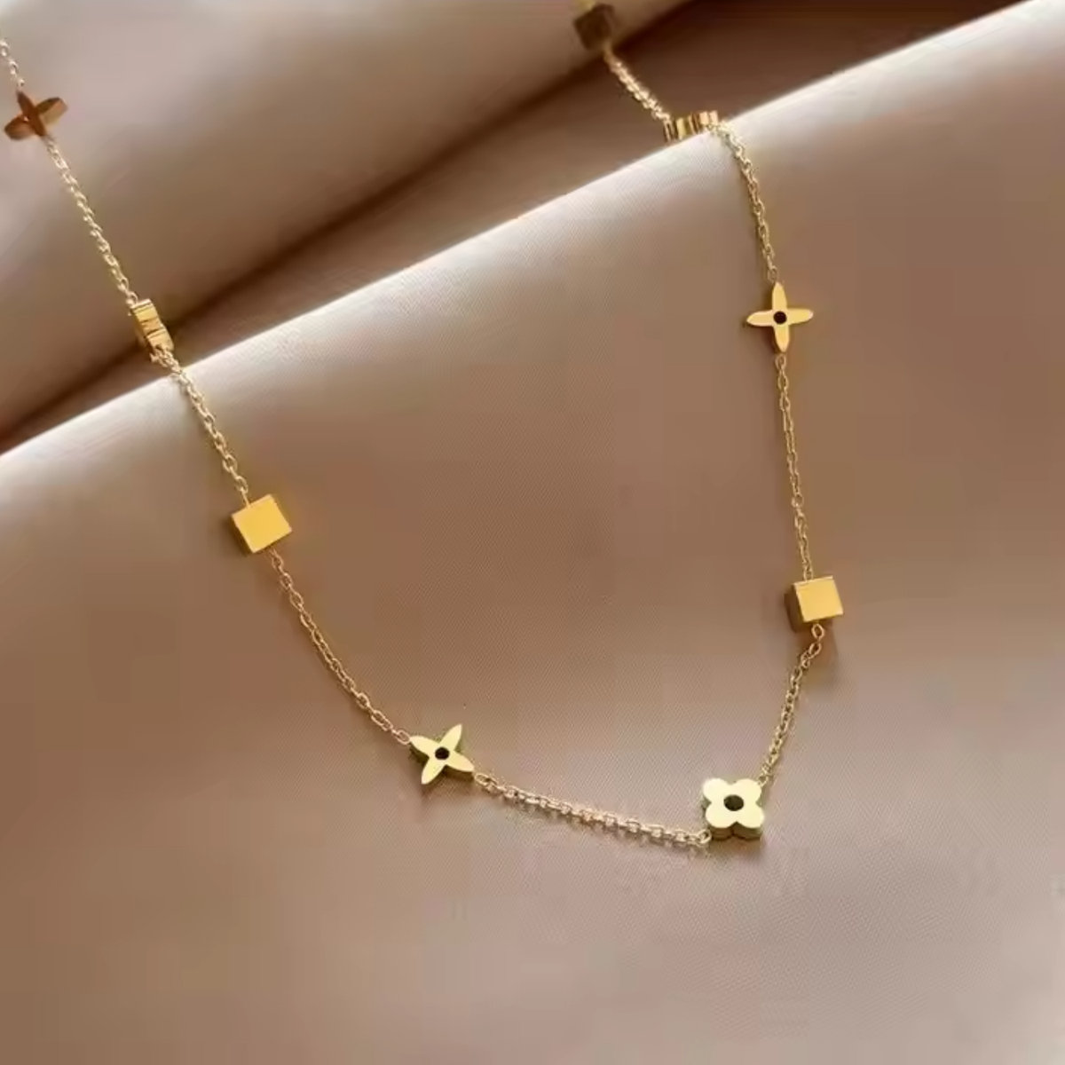 Collana con diamanti Clover