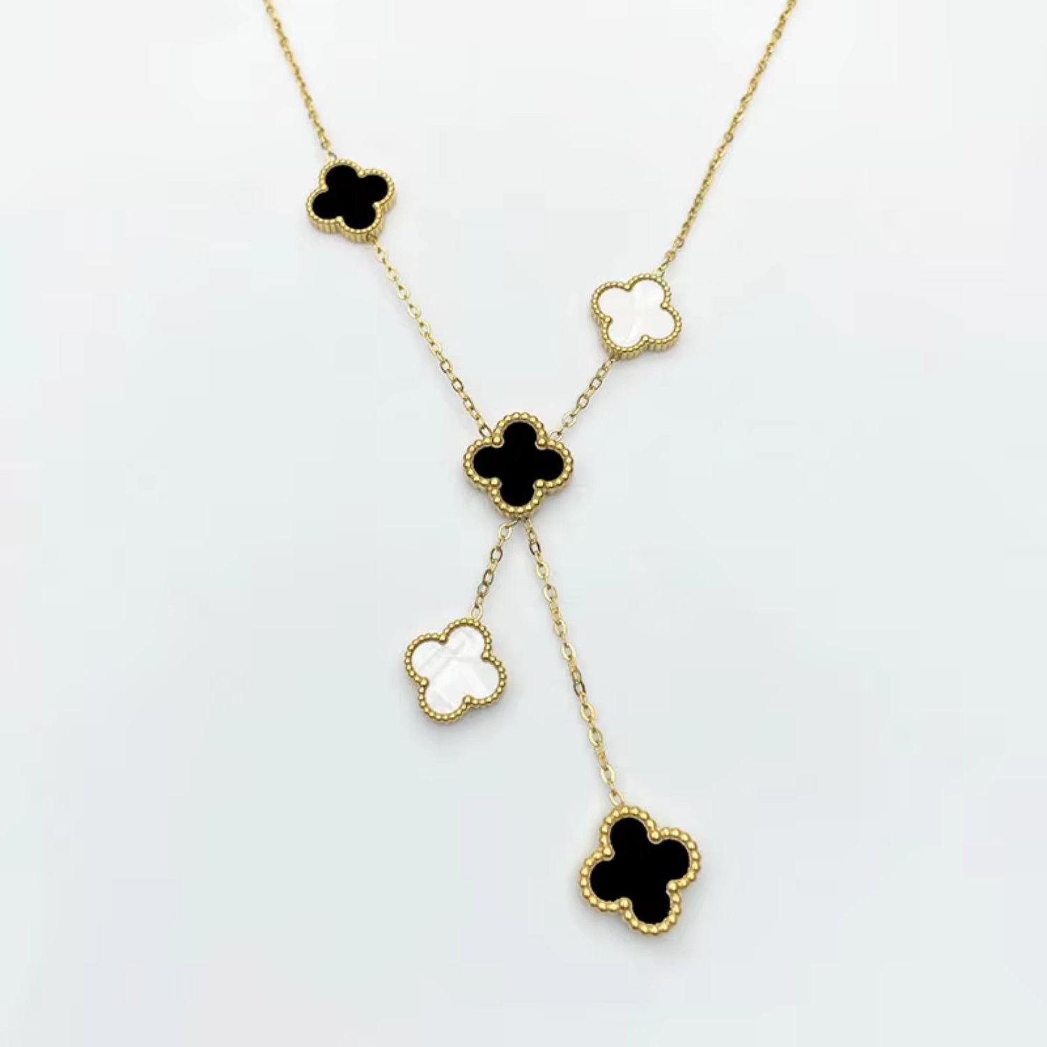 Clover metal necklace