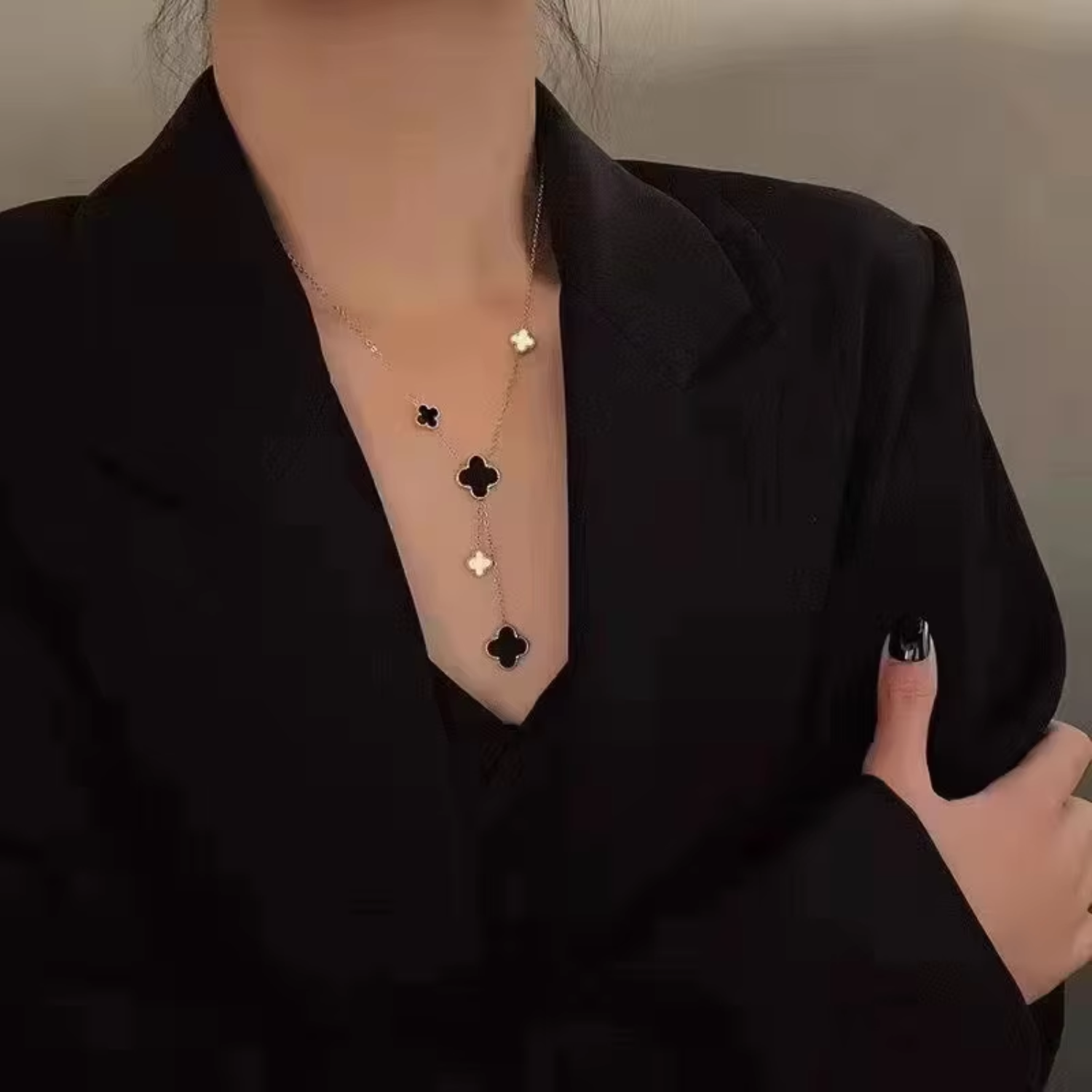 Clover metal necklace