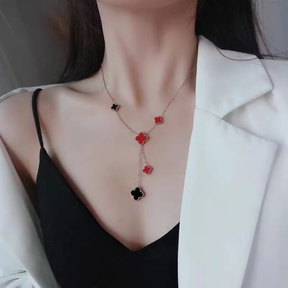 Clover metal necklace