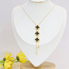 Clover metal necklace