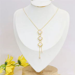 Clover metal necklace
