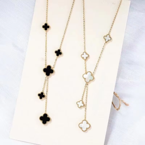 Collana in metallo con trifoglio